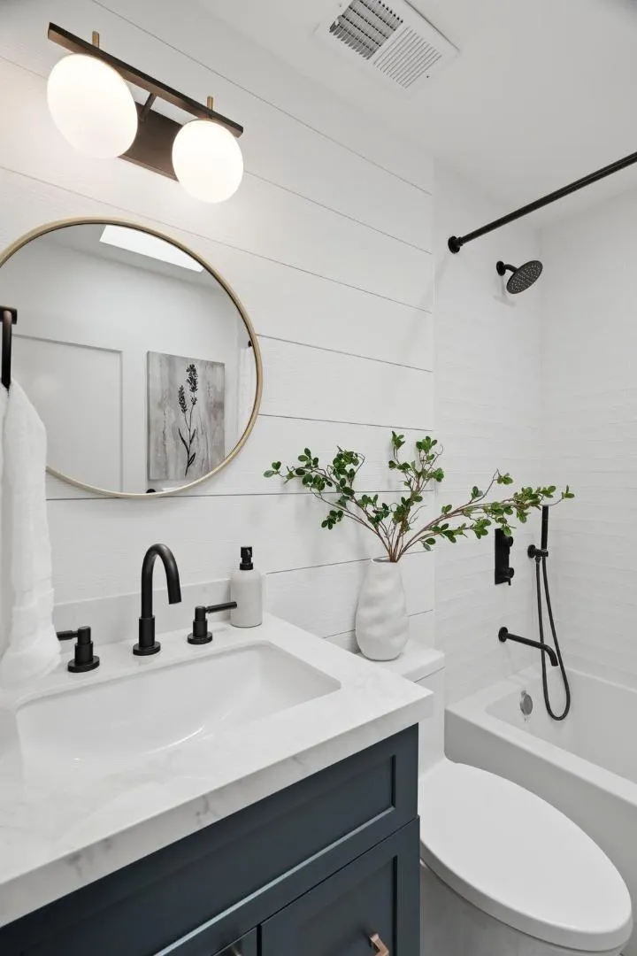 2133 Santa Cruz Avenue Santa Clara, CA 95051