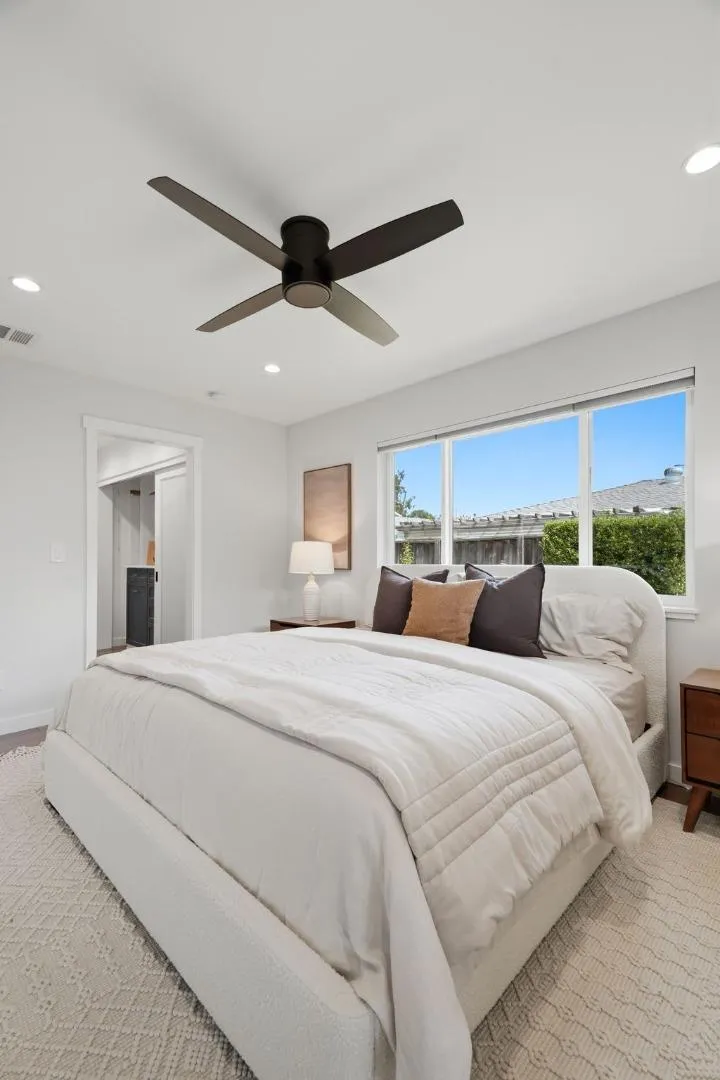 2133 Santa Cruz Avenue Santa Clara, CA 95051