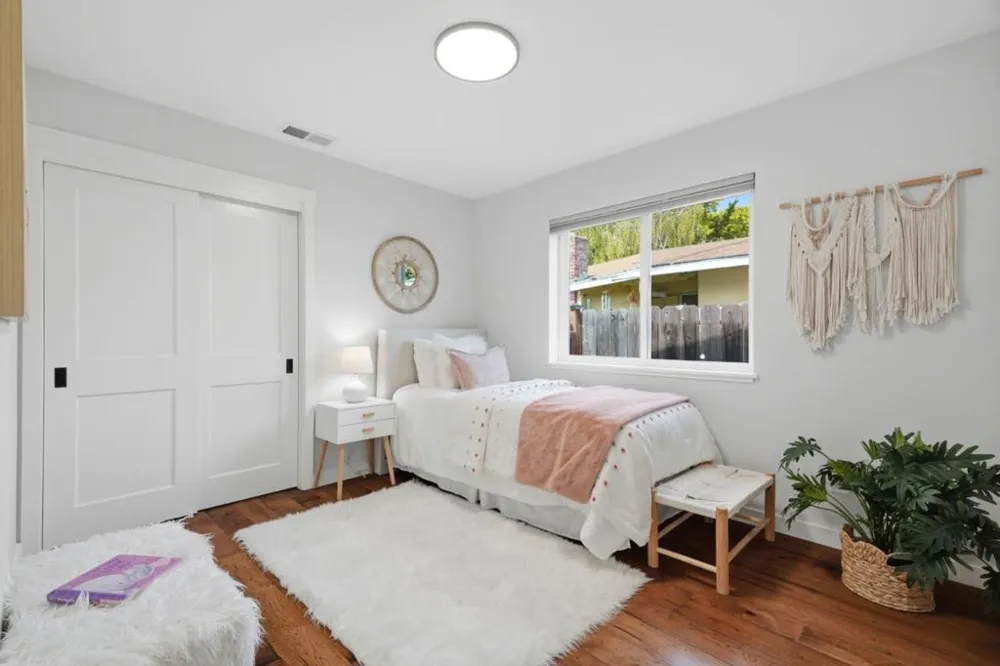 2133 Santa Cruz Avenue Santa Clara, CA 95051