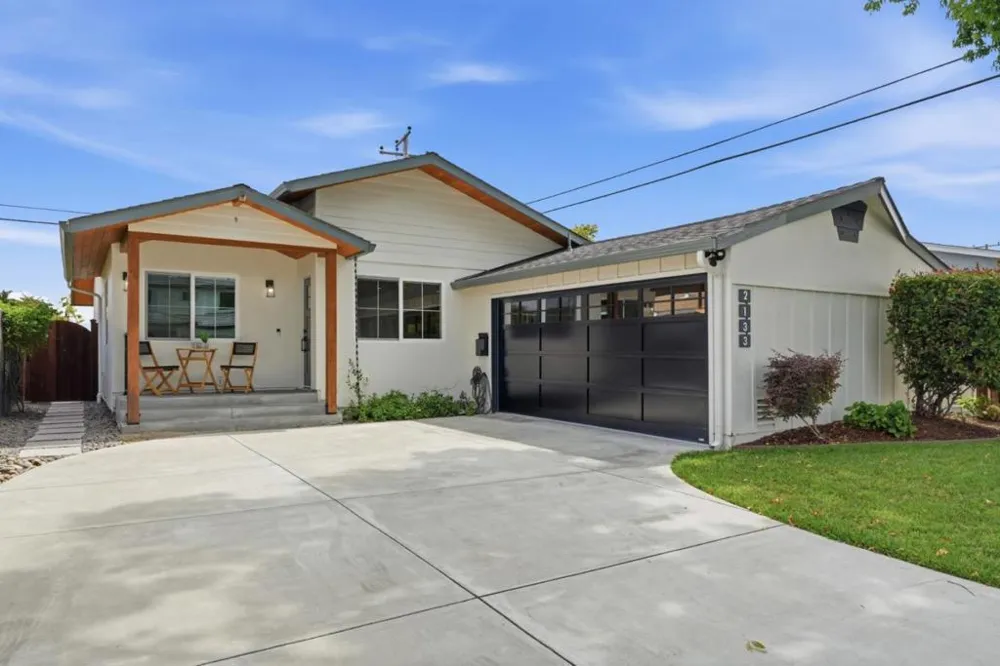 2133 Santa Cruz Avenue Santa Clara, CA 95051