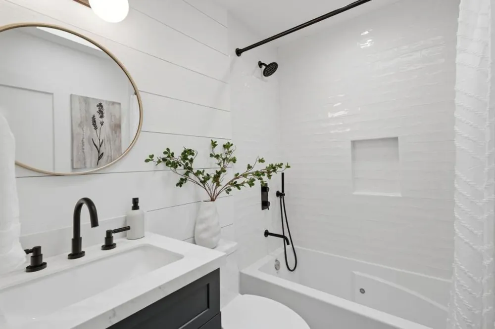 2133 Santa Cruz Avenue Santa Clara, CA 95051