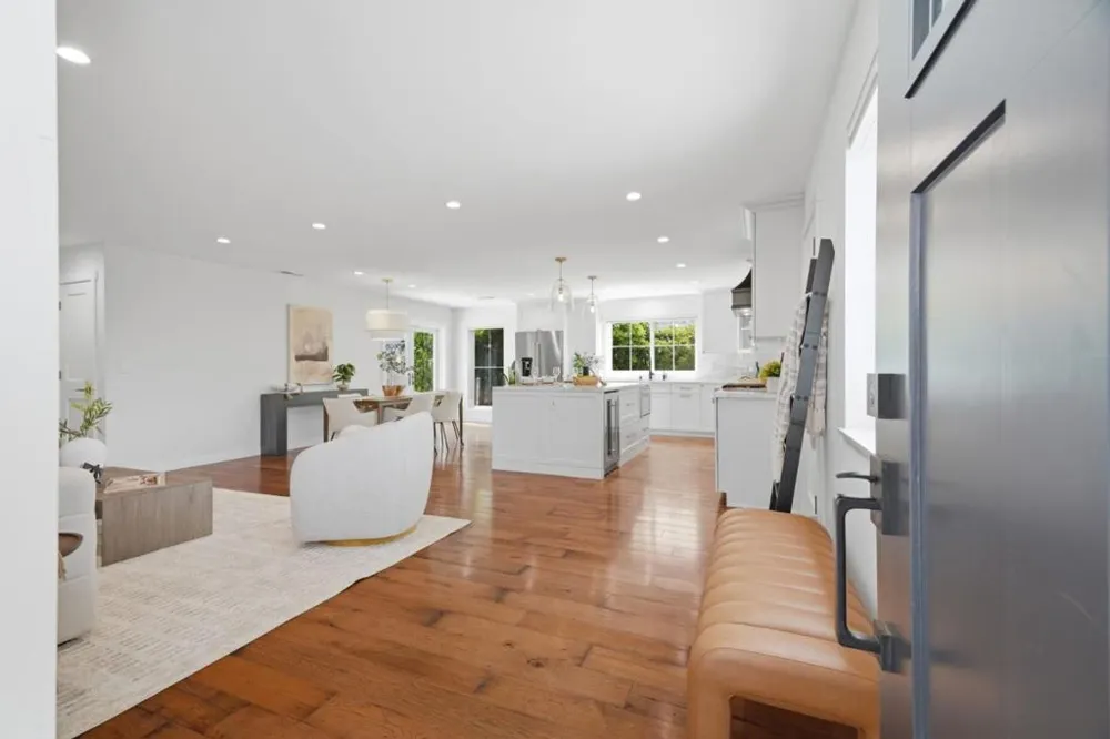 2133 Santa Cruz Avenue Santa Clara, CA 95051