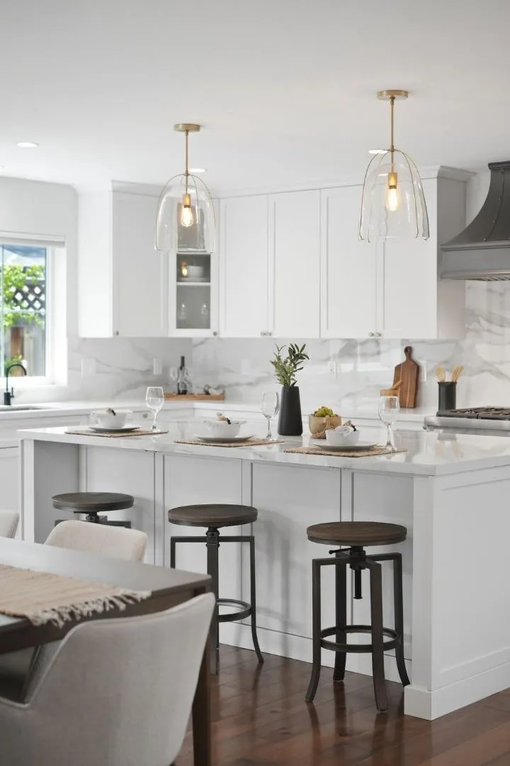 2133 Santa Cruz Avenue Santa Clara, CA 95051