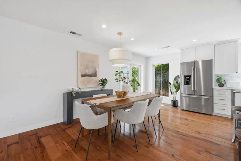 2133 Santa Cruz Avenue Santa Clara, CA 95051
