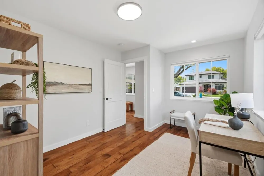 2133 Santa Cruz Avenue Santa Clara, CA 95051