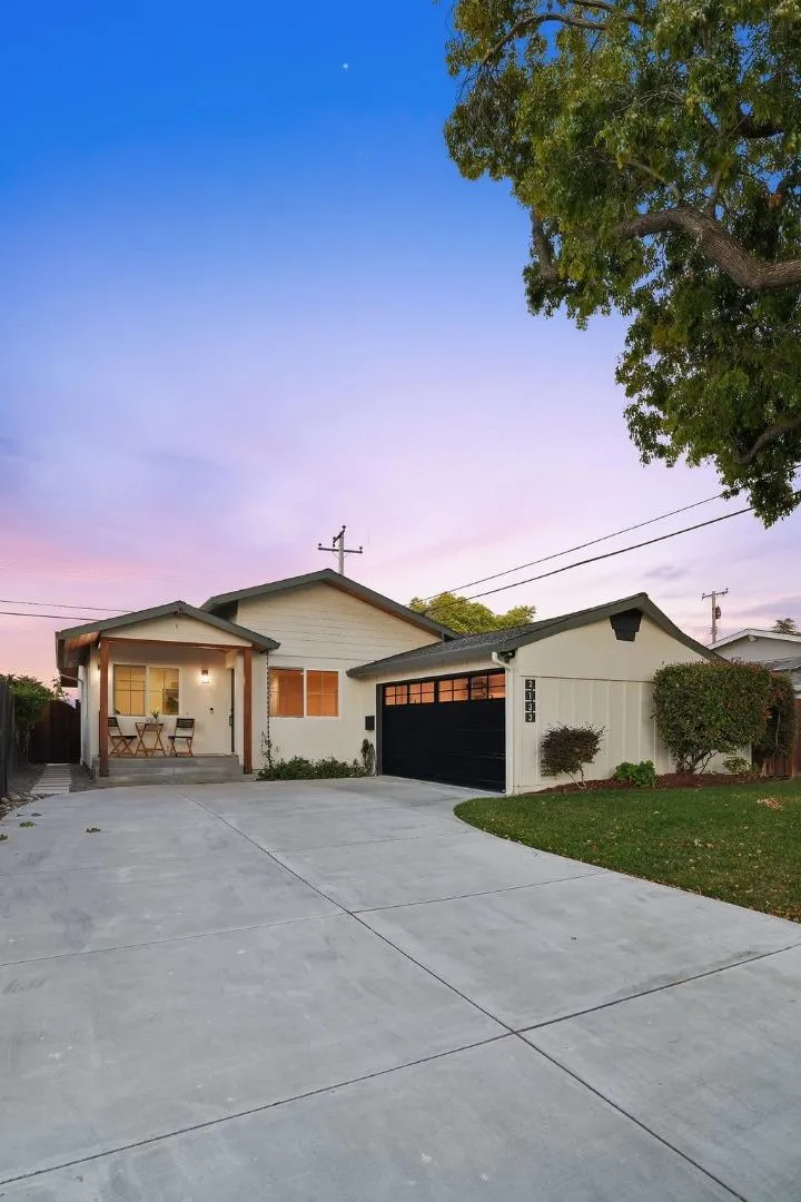 2133 Santa Cruz Avenue Santa Clara, CA 95051