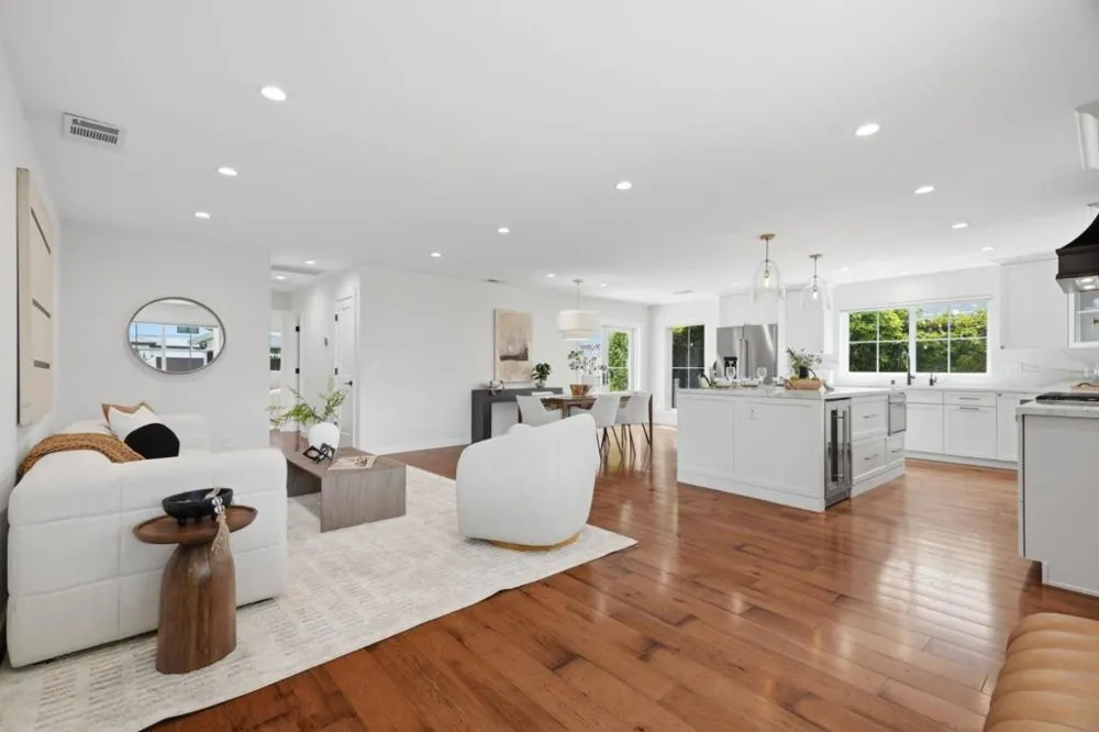 2133 Santa Cruz Avenue Santa Clara, CA 95051