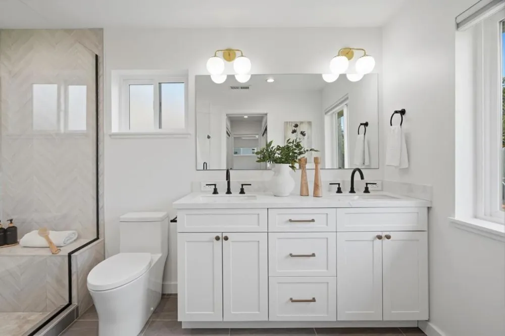 2133 Santa Cruz Avenue Santa Clara, CA 95051