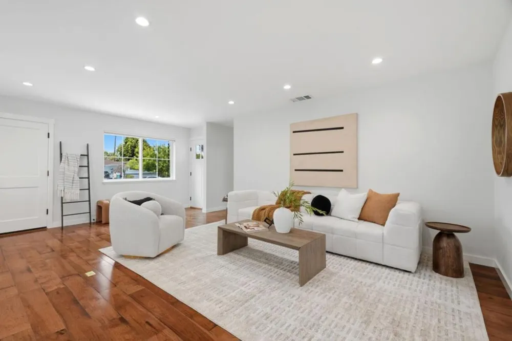 2133 Santa Cruz Avenue Santa Clara, CA 95051