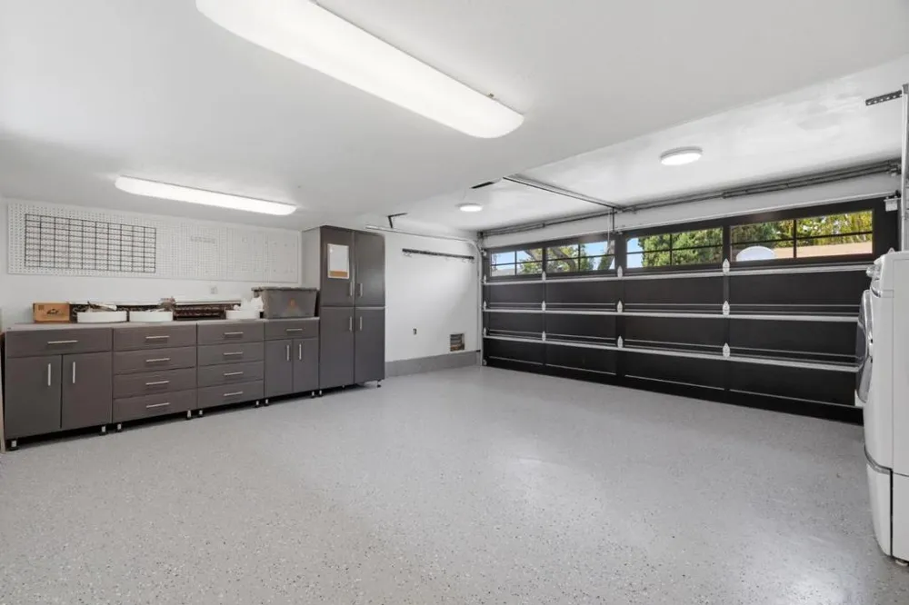 2133 Santa Cruz Avenue Santa Clara, CA 95051