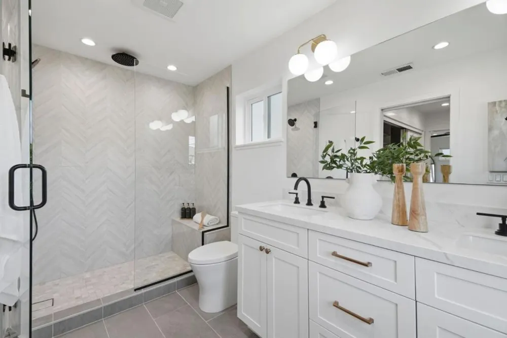 2133 Santa Cruz Avenue Santa Clara, CA 95051