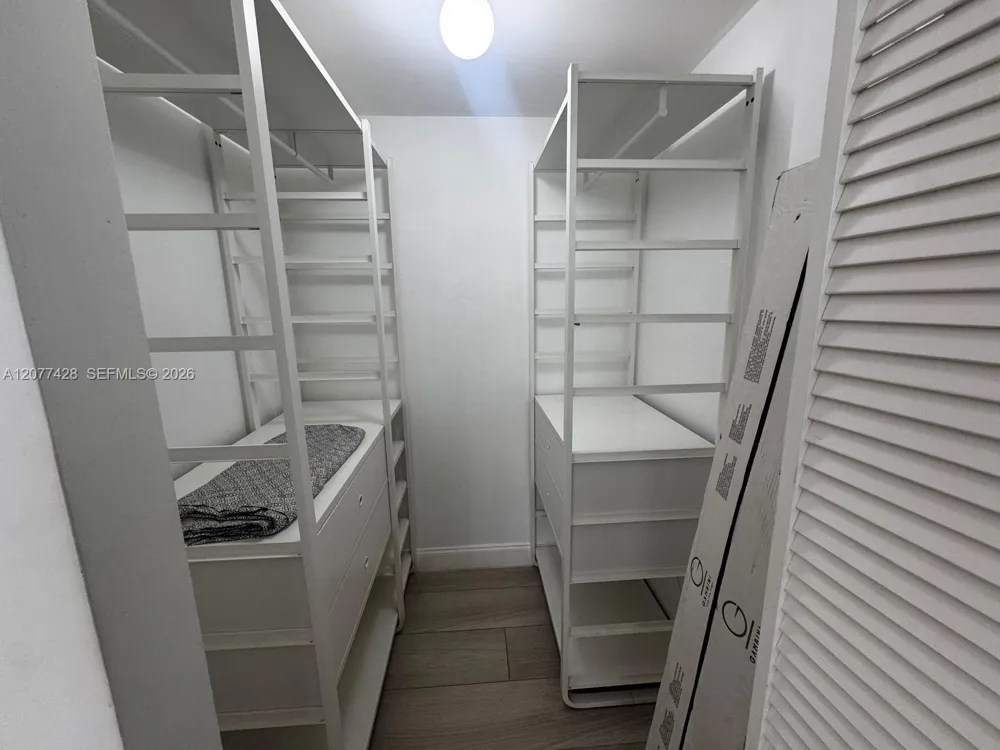 16919 Bay Rd #108 Sunny Isles Beach, FL 33160