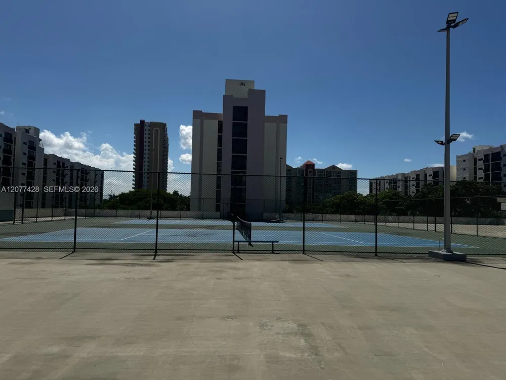 16919 Bay Rd #108 Sunny Isles Beach, FL 33160