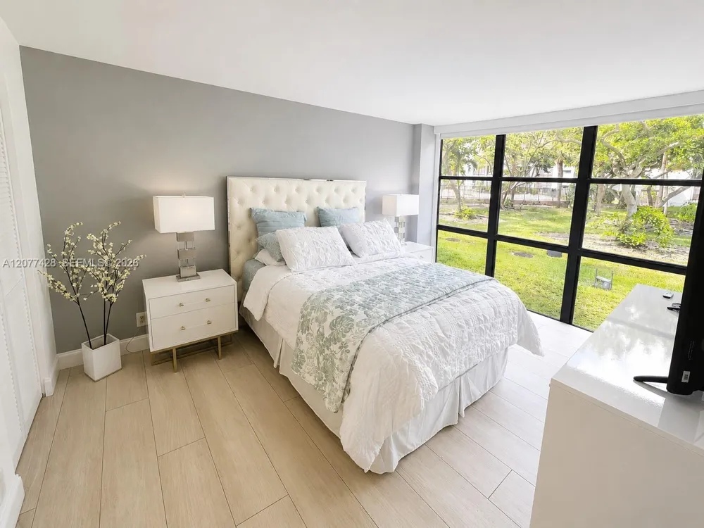16919 Bay Rd #108 Sunny Isles Beach, FL 33160