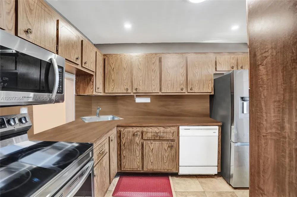 5961 NW 61st Ave #310 Tamarac, FL 33319