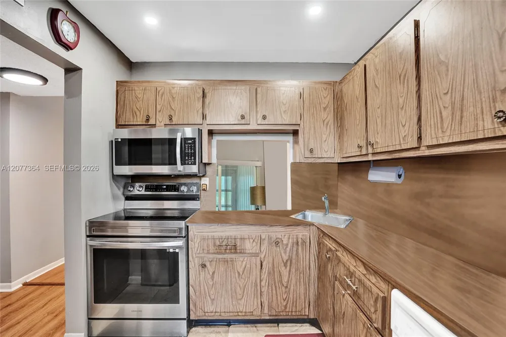5961 NW 61st Ave #310 Tamarac, FL 33319