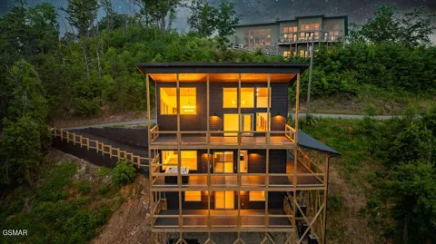 3225 Emerald Springs Loop