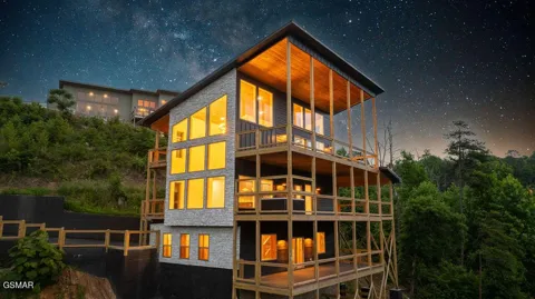 3225 Emerald Springs Loop