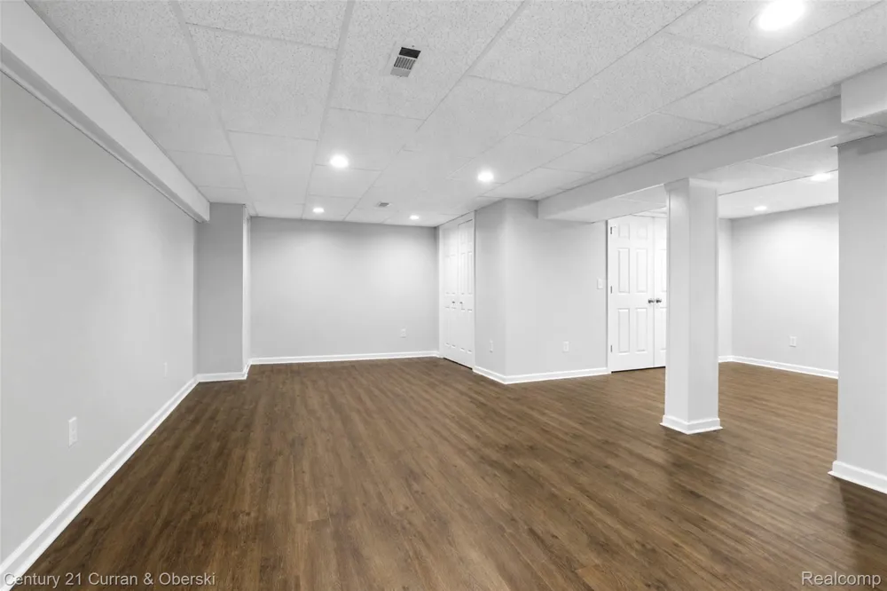 18285 Outer Drive Dearborn City, MI 48128