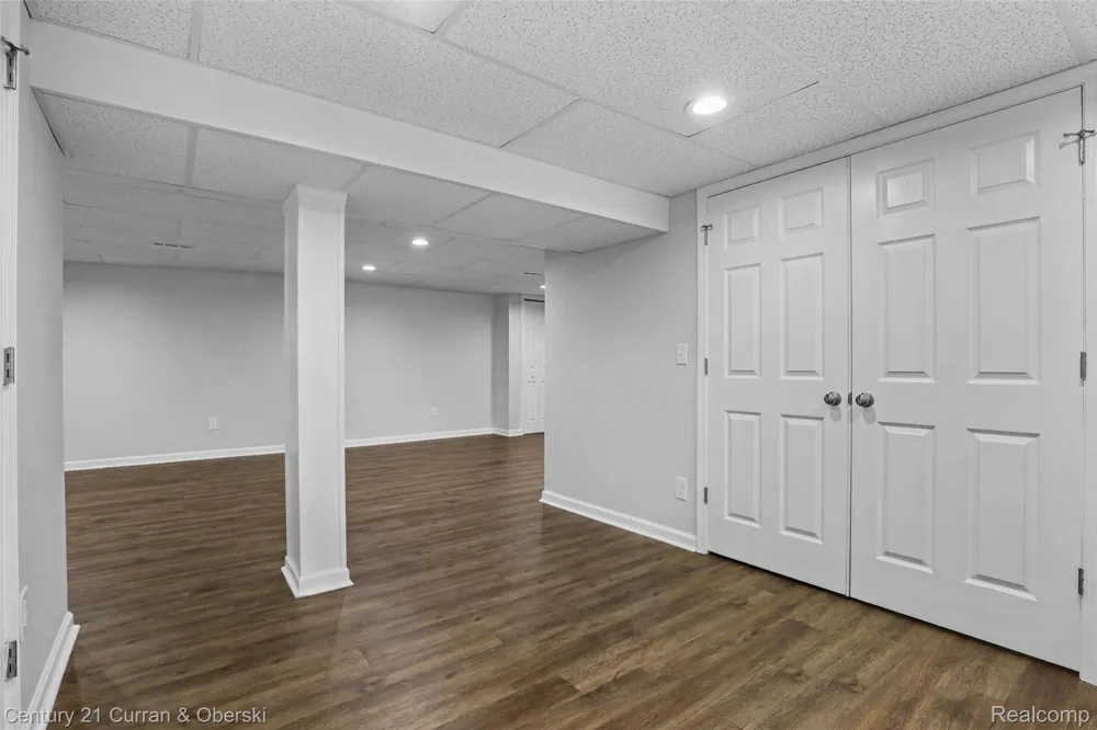 18285 Outer Drive Dearborn City, MI 48128