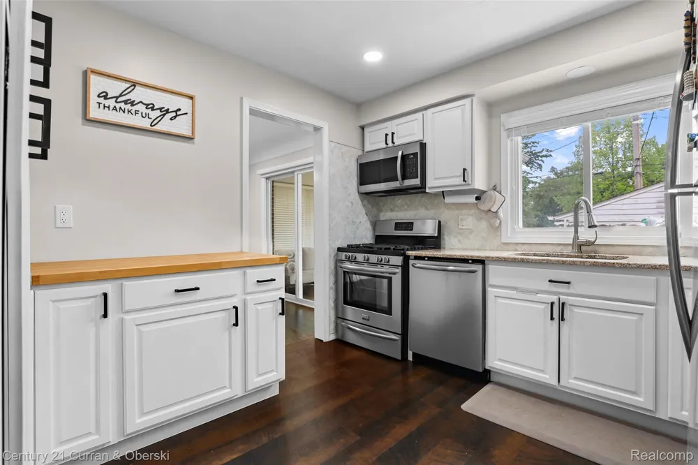 18285 Outer Drive Dearborn City, MI 48128
