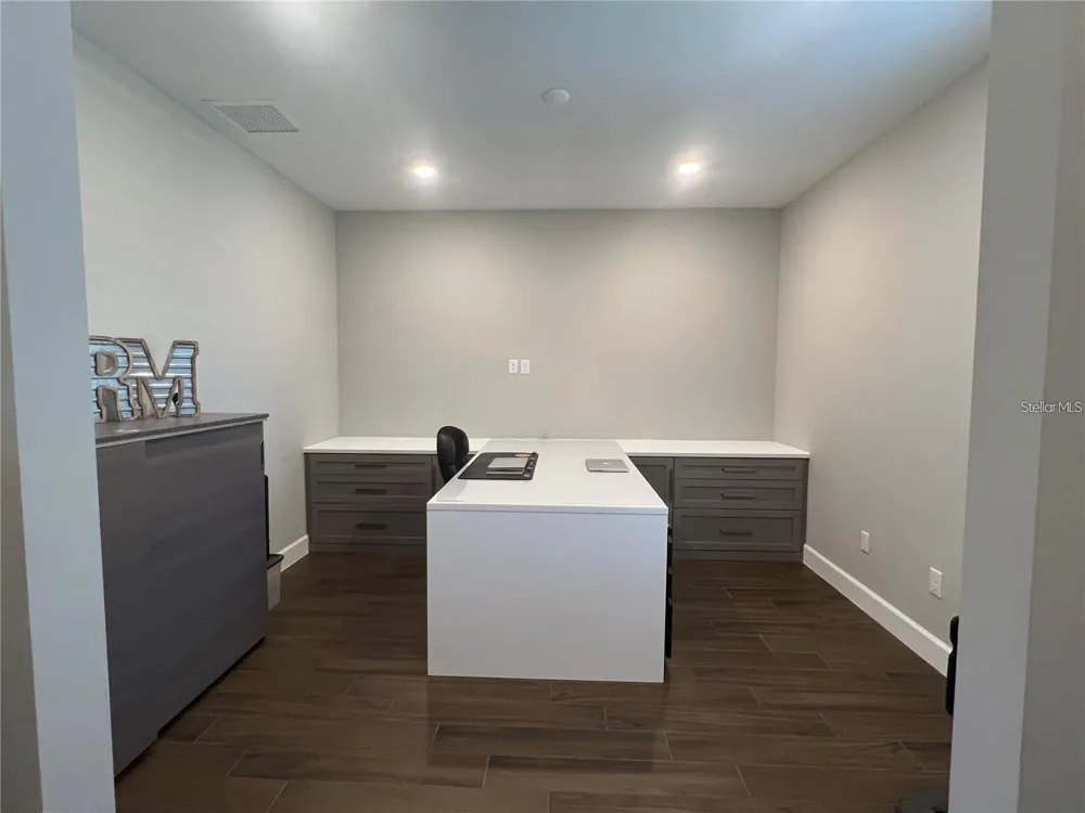 817 SEASCAPE PLACE Sarasota, FL 34240