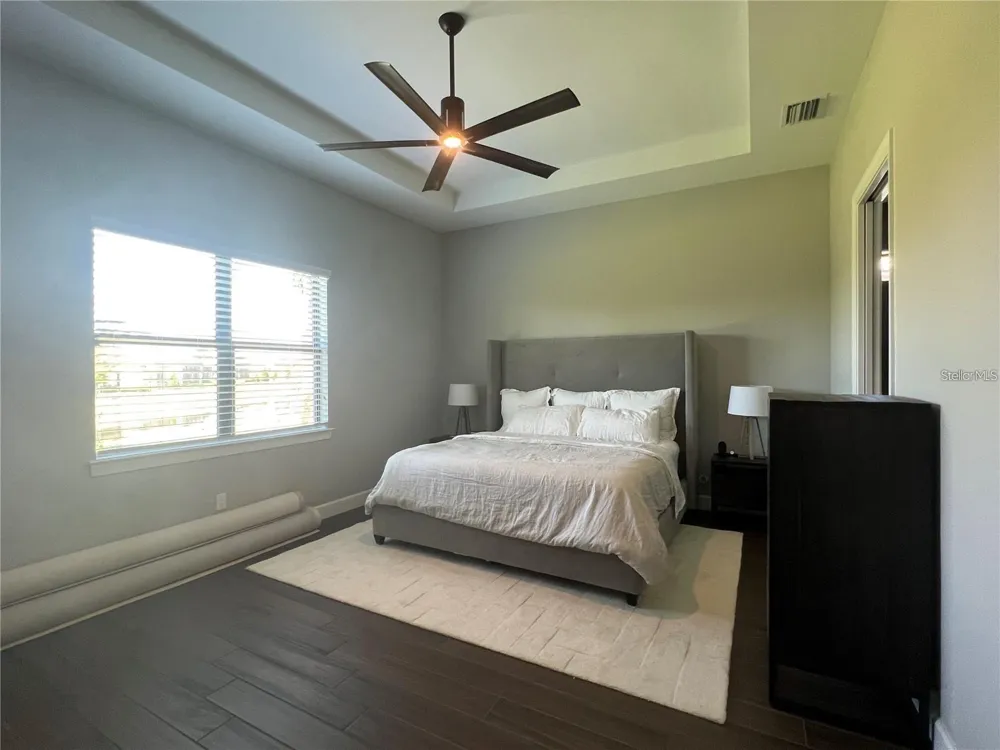 817 SEASCAPE PLACE Sarasota, FL 34240