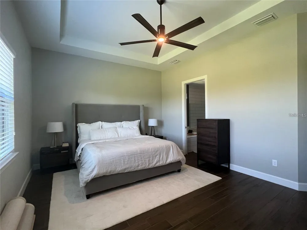 817 SEASCAPE PLACE Sarasota, FL 34240