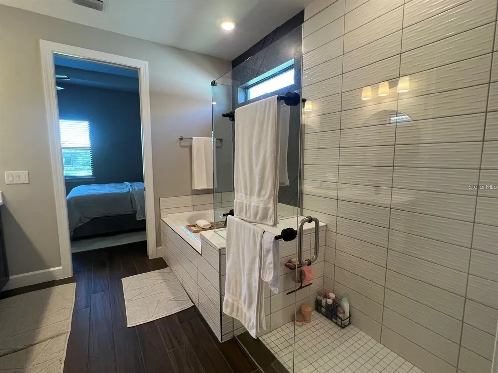 817 SEASCAPE PLACE Sarasota, FL 34240