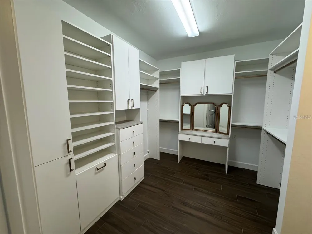 817 SEASCAPE PLACE Sarasota, FL 34240