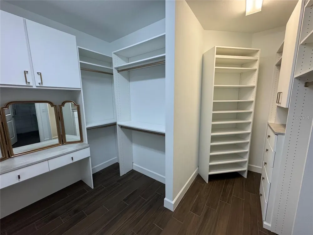 817 SEASCAPE PLACE Sarasota, FL 34240
