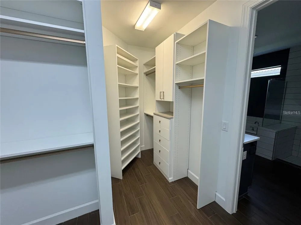 817 SEASCAPE PLACE Sarasota, FL 34240