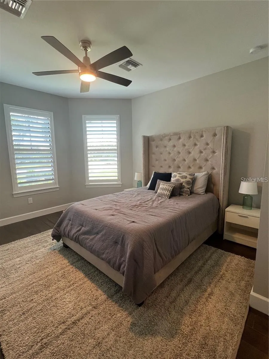 817 SEASCAPE PLACE Sarasota, FL 34240