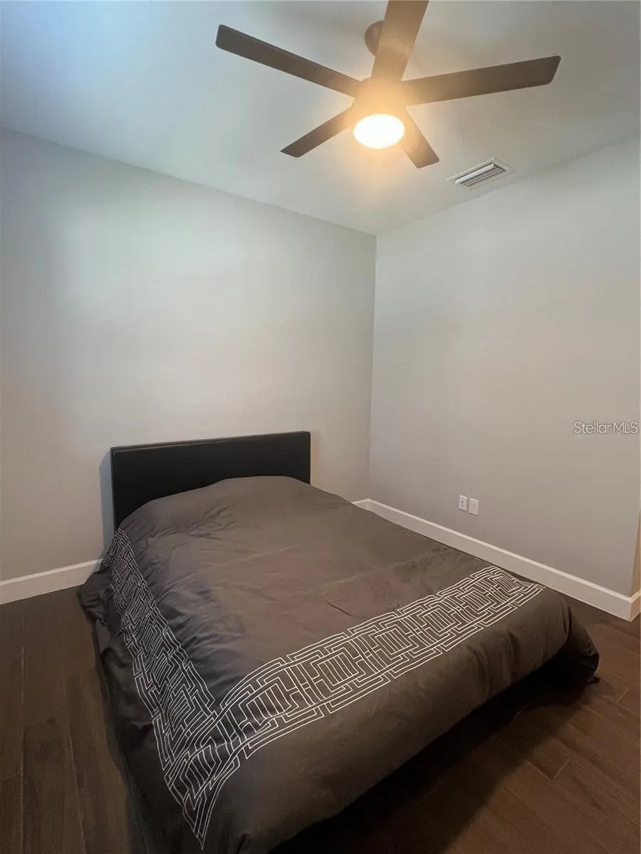 817 SEASCAPE PLACE Sarasota, FL 34240