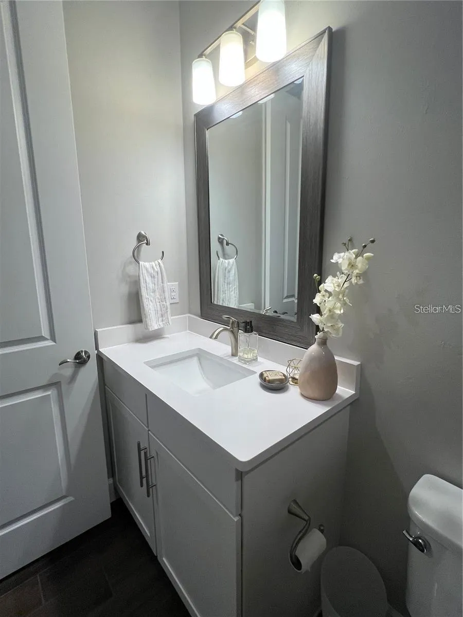 817 SEASCAPE PLACE Sarasota, FL 34240