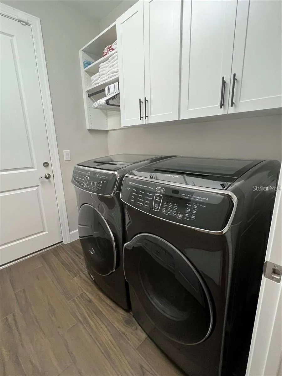 817 SEASCAPE PLACE Sarasota, FL 34240