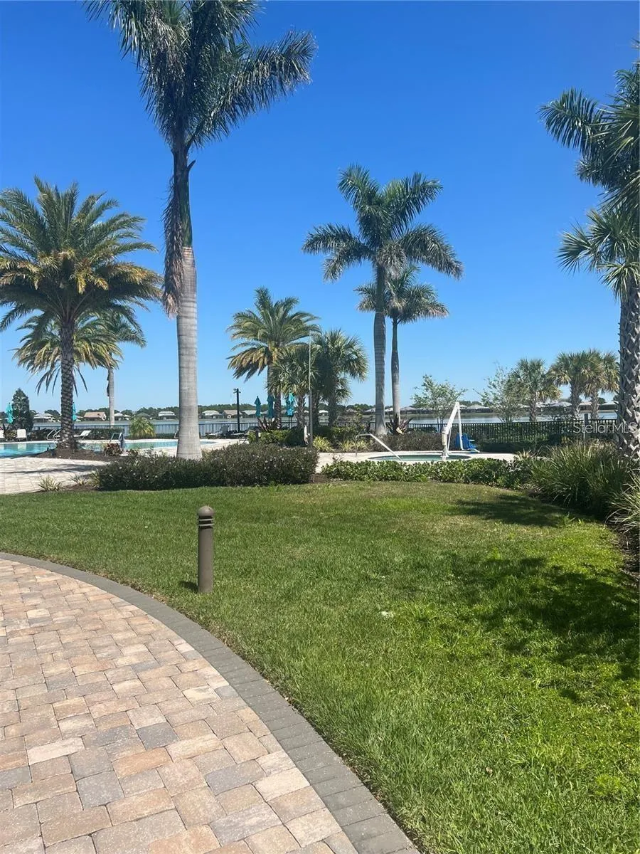 817 SEASCAPE PLACE Sarasota, FL 34240
