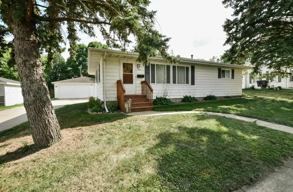 567 W 5th Street Zumbrota, MN 55992