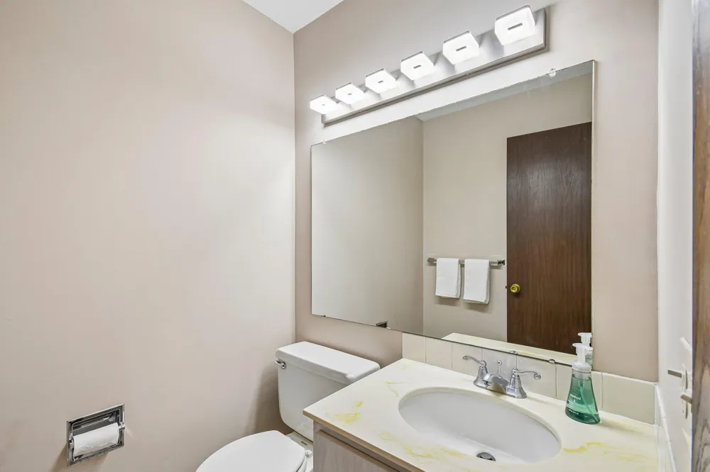 1748 Mcknight Road #24 Maplewood, MN 55109