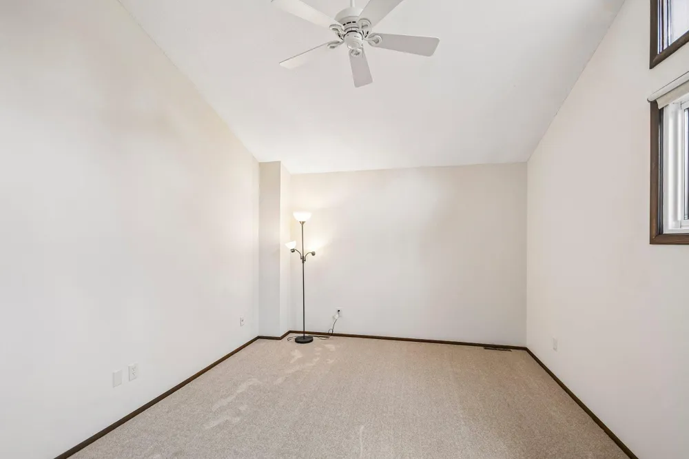 1748 Mcknight Road #24 Maplewood, MN 55109