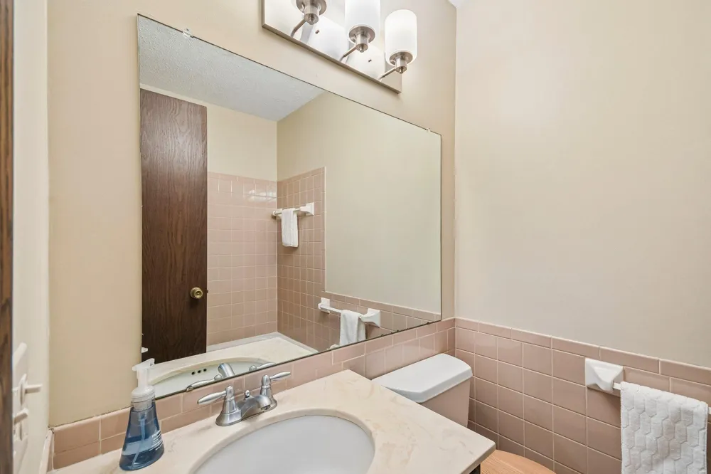 1748 Mcknight Road #24 Maplewood, MN 55109