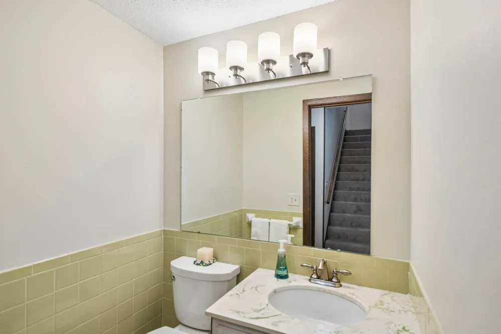 1748 Mcknight Road #24 Maplewood, MN 55109