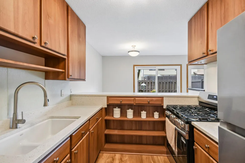 1748 Mcknight Road #24 Maplewood, MN 55109