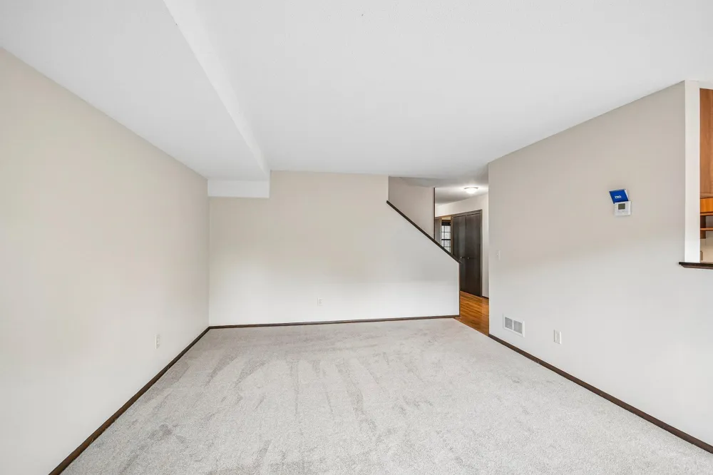 1748 Mcknight Road #24 Maplewood, MN 55109