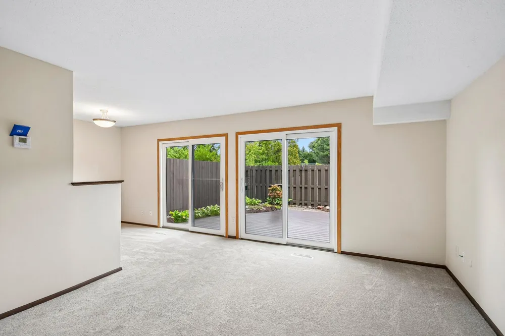1748 Mcknight Road #24 Maplewood, MN 55109