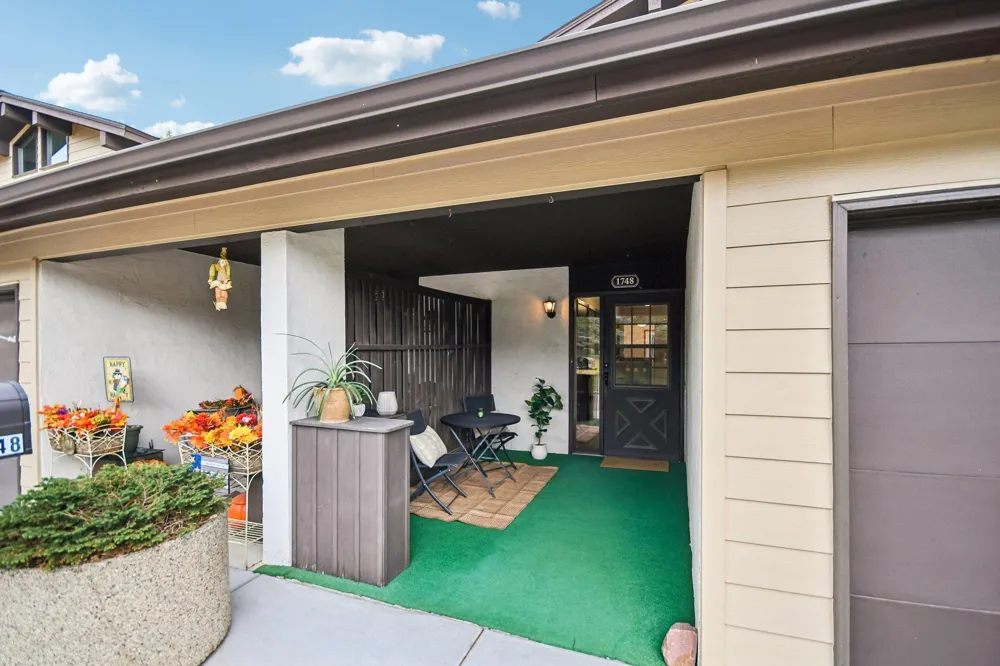 1748 Mcknight Road #24 Maplewood, MN 55109
