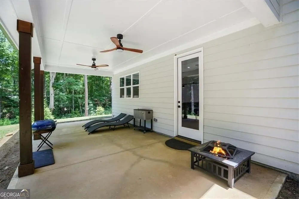 1335 County Line RD NW Acworth, GA 30101