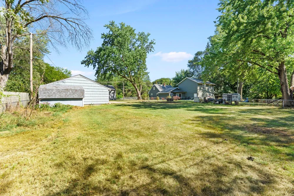 5911 Hodgson Road Shoreview, MN 55126