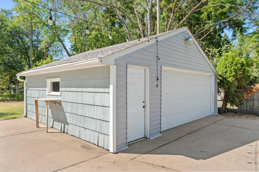 5911 Hodgson Road Shoreview, MN 55126