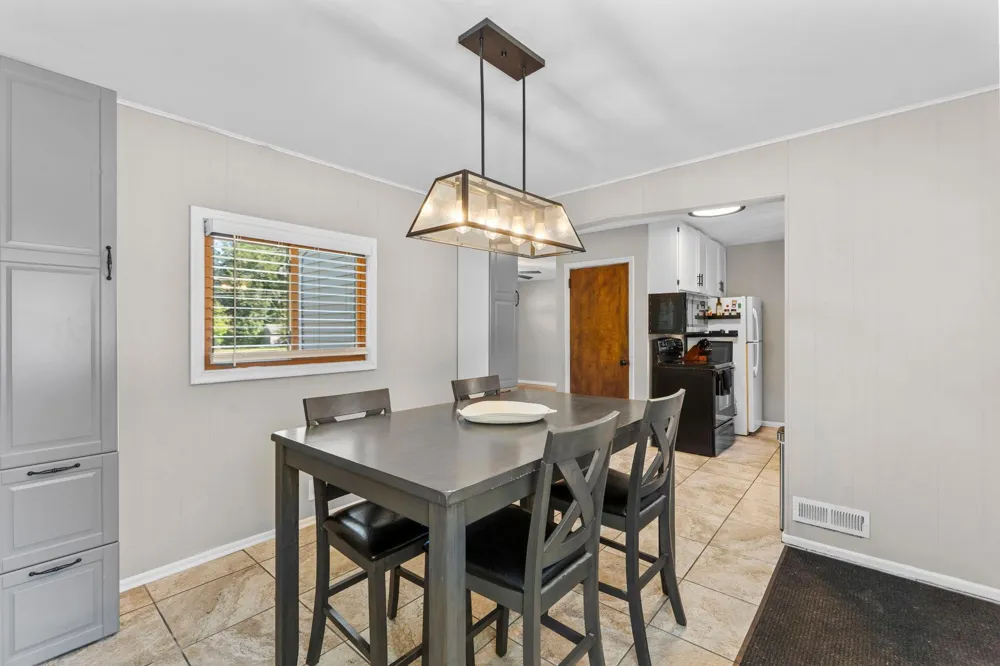 5911 Hodgson Road Shoreview, MN 55126